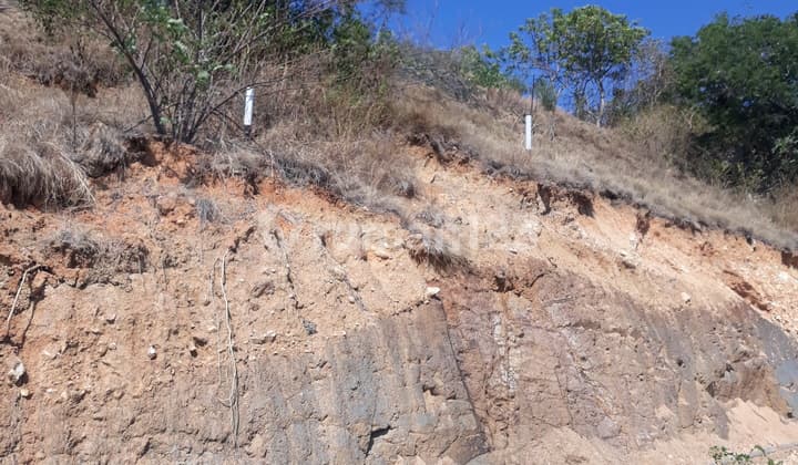 Tanah super premium di kawasan perhotelan dan resort bintang 4 dan bintang 5, dengan pemandangan laut dan matahari terbenam.