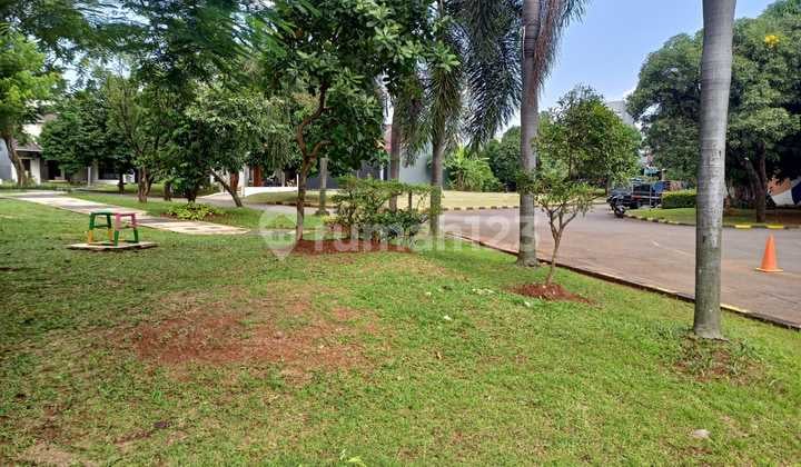 Di jual Kavling Hook depan taman di Grand Wisata