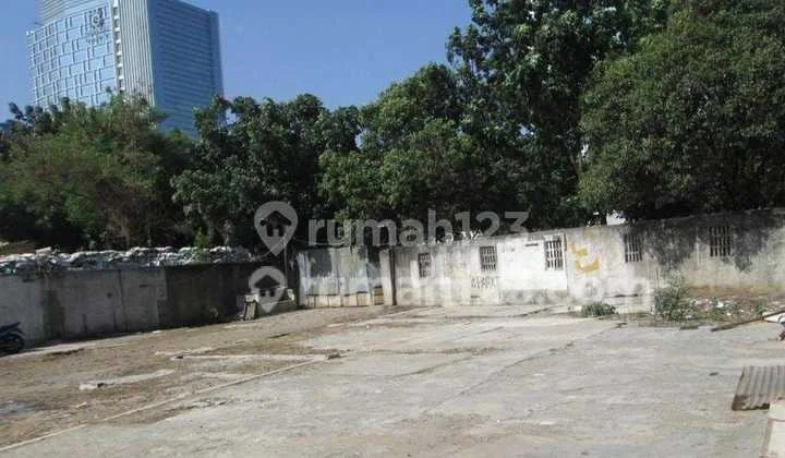 SALE 27.3 MILLION / M2 ! QUICK SALE COMMERCIAL LAND IN BUSINESS & TRADE CENTER. TB SIMATUPANG STREET, SOUTH JAKARTA. STRATEGIC LOCATION IDEAL FOR BUSINESS & OFFICE.