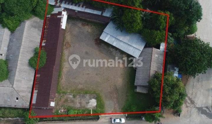 Tanah kotak di Pinggir Jalan Raya Puspitek Muncul Pamulang, Luas 2000m2, SHM, Cocok untuk Gedung, Gudang, Restoran dll.