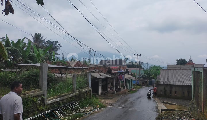 Tanah murah untuk investasi atau berkebun atau cafe Lokasi sangat strategis sudah dipagar keliling DiCimande/Caringin
