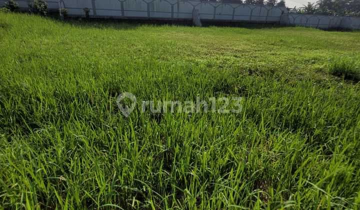 For Sale: Square plot of land, located in Taman Giriloka BSD, strategic location.