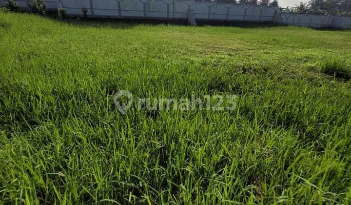 For Sale: Square plot of land, located in Taman Giriloka BSD, strategic location.