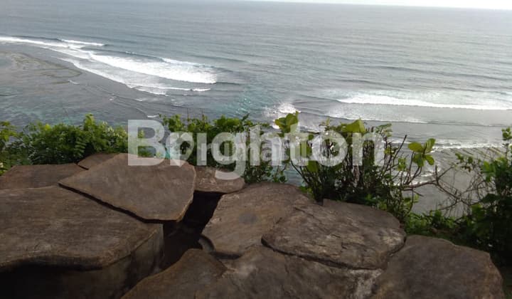 TANAH LOST TEBING DI UNGASAN, PANTAI PANDAWA, BALI CLIFT