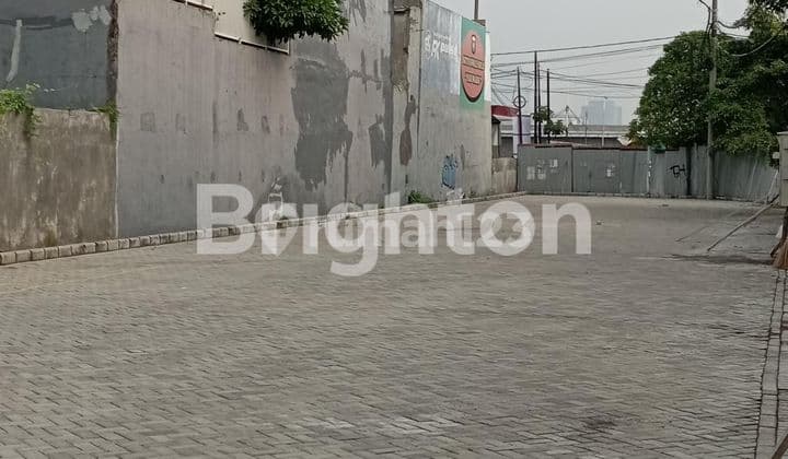 kan Tanah di Nol jalan raya MERR