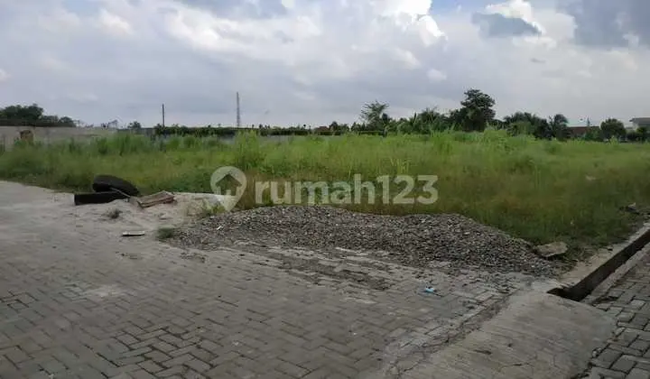 Tanah bentuk ngantong luas 1.3 hektar di tengah kota.