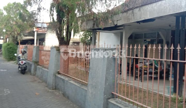 LAND LOT BONUS WITH A STRATEGIC HOUSE IN JOGJA CITY, NEAR LIPPO MALL.