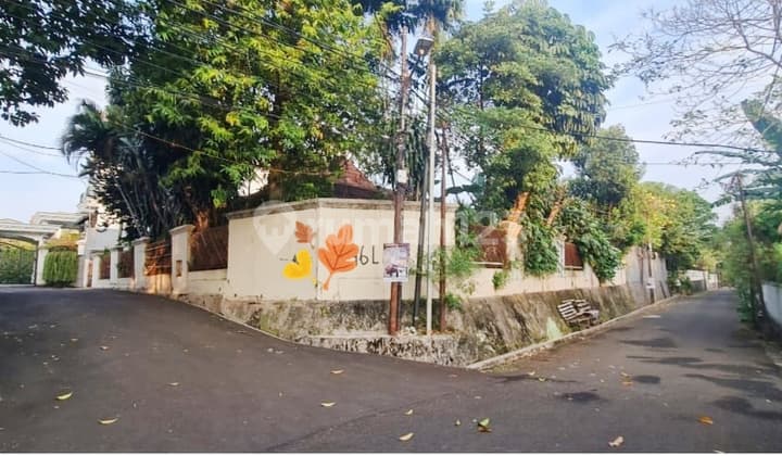 Rumah Hitung Tanah Di Lokasi Strategis Kemang Utara, Jakarta Selatan.