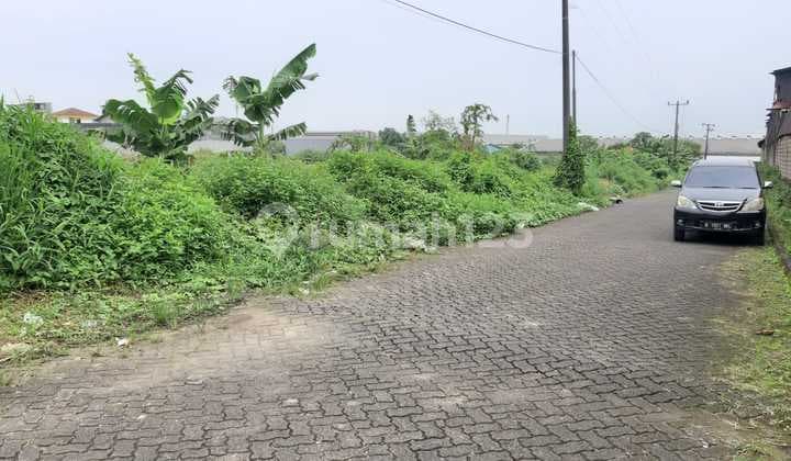 Di Kavling di Cikarang Barat (Bekasi)