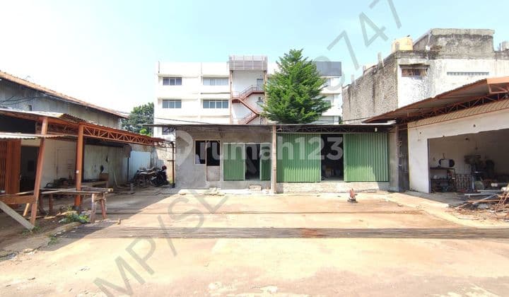 Lot 850 M in Srengseng, Suitable for Business, West Jakarta