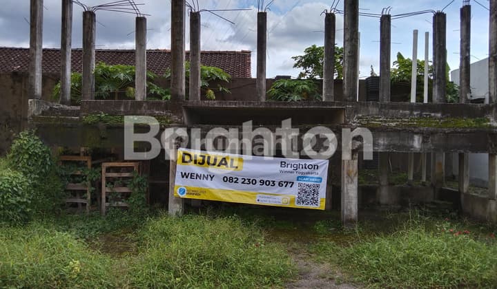 HALF-FOUNDATION LAND IN THE ELITE GREEN HILLS AREA OF JOGJA