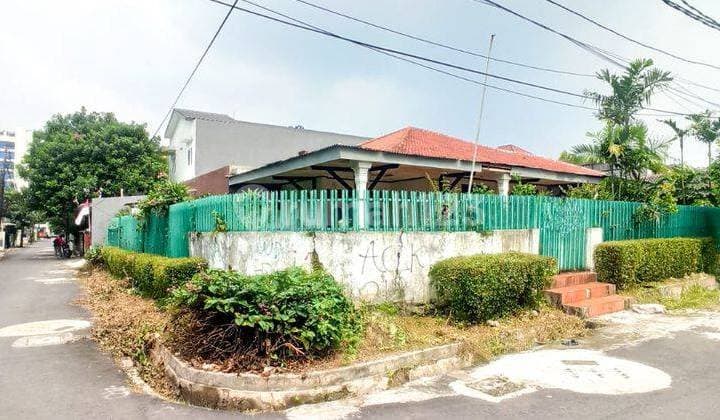 Rumah tua hitung tanah di prime area Cipete
