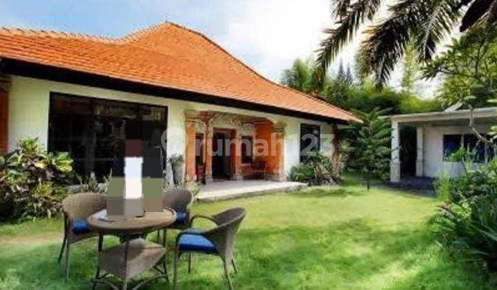 Hot List for Sale of Premium Land with Bonus Villa Building Above the Main Road Location of Mertasari Sanur