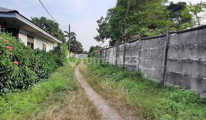 Land in Pasar Kemi with industrial permit.