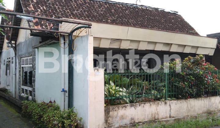 TUGU MALIOBORO JOGJA. TANAH BONUS BANGUNAN, HOOK.