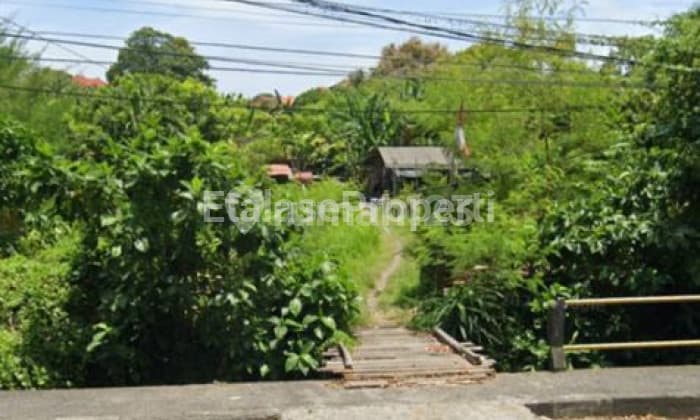 Tanah di Jalan Raya Kuta, Bali. Cocok untuk Usaha Hotel, Taman Wisata, Dll