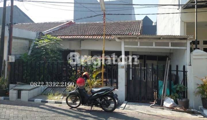 Rumah Lama hitung Tanah di Mulyosari dekat Pakuwon City Hanya ± 300 meter dari Raya Mulyosari