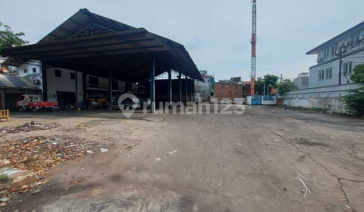 Land and Building in the residential area of Semper, North Jakarta.