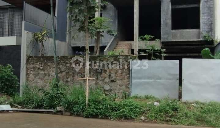 Land + Building in Setraduta Complex, Bandung