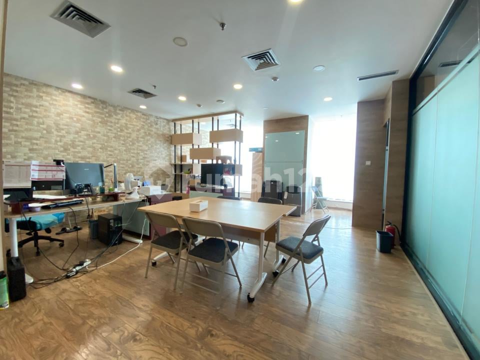Sewa Ruang Kerja untuk Kantor Semifurnish Apl Tower Central Park