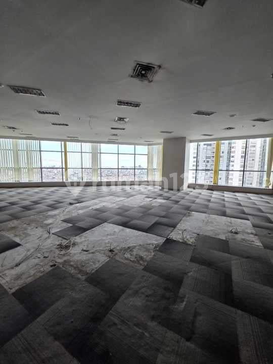 Ruang Perkantoran Office Space Apl Tower Central Park Lantai Tinggi 251 M2 Jakarta Barat