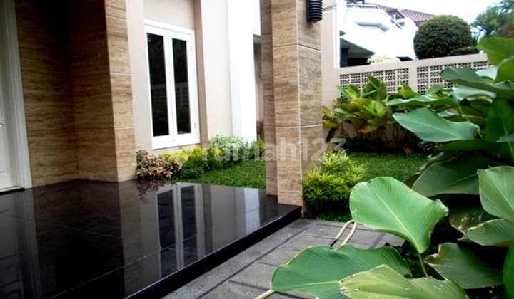 Modern Minimalis Quiet Garden Swimming Pool