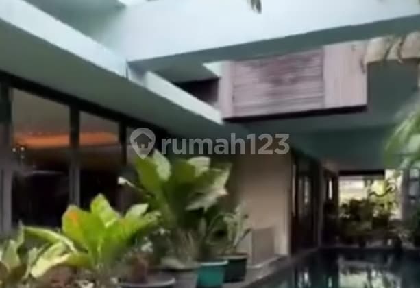 Simprug Golf New Modern Minimalist House Ready to Occupy