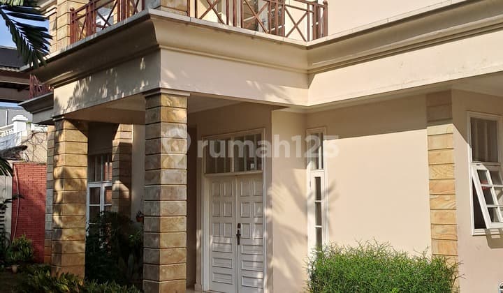 Nice House, Nice Garden And Pool, Quiet And Secure Area