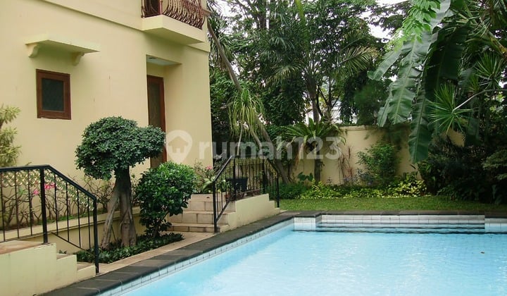 Dalam Cluster Tenang Ceiling Tinggi Tinggal Renov Dikit