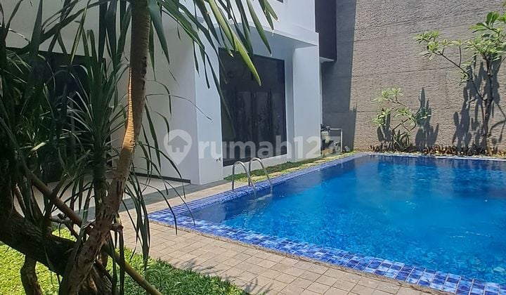 Dekat Jis Area Tenang Taman Indah Dan Kolam Renang