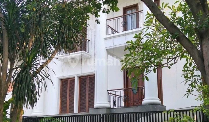 Prime Area..Nice Garden And Pool...Close To J I S