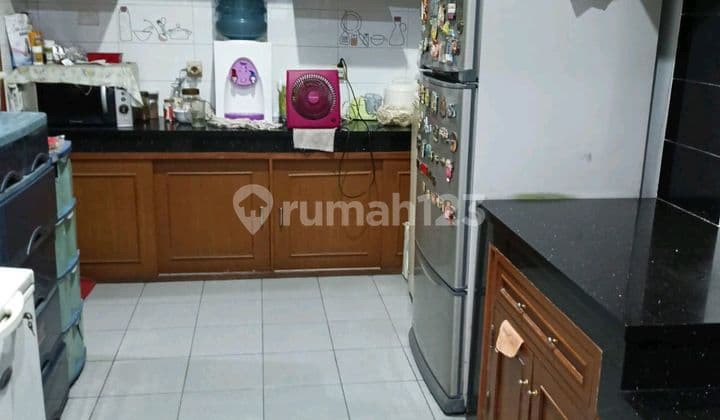 Rumah Modern Keren Di Komplek Yang Nyaman Dan Kuldesak