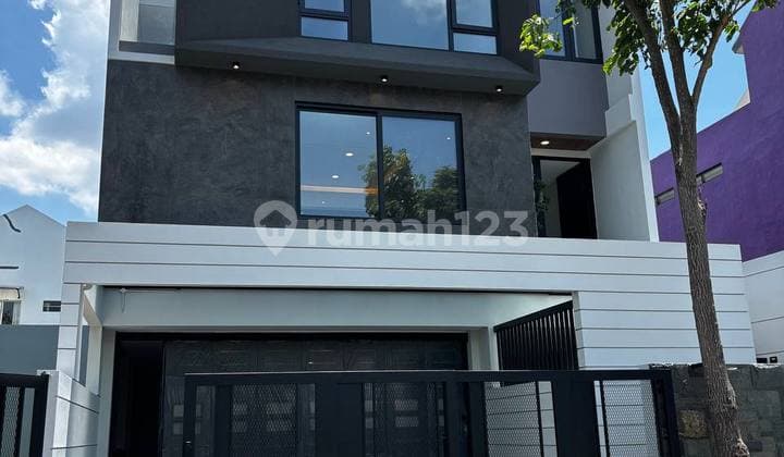 Rumah 3 Lantai Premium Dijantung Emas Citraland Surabaya Barat Dekat Pakuwon Mall Graha Family
