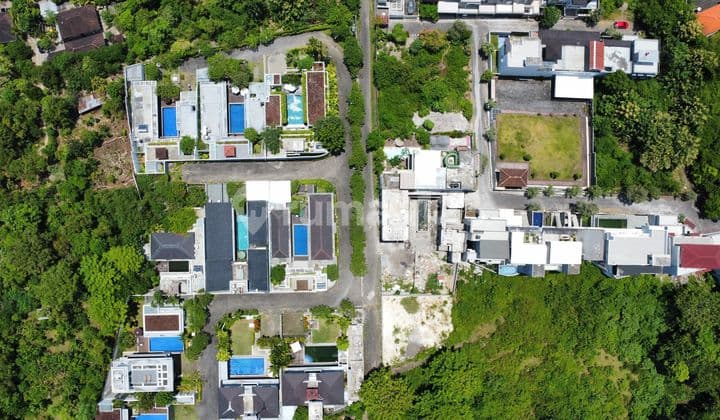 Hak Milik - Tanah dengan Pemandangan Laut Dijual di Nusa Dua, Bali - Siap Dibangun