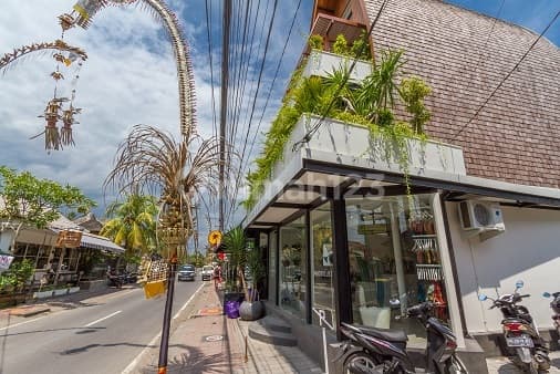 Leasehold - Commercial & Residential Property With Strong Street Exposure In Canggu, Bali