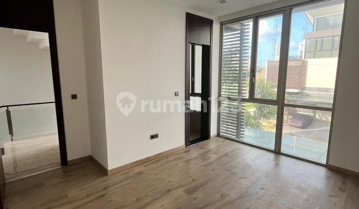 Disewakan Rumah Mozart Golf Island Pik, 8X20, 3Kt, 3Lantai