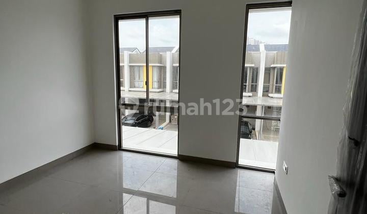 Disewa Rumah PIK2 Tahap 2, 4,5x10, 2KT, 2KM, 2 Lantai