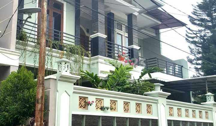 Rumah Duren Sawit Dalam Komplek Lokasi Strategis