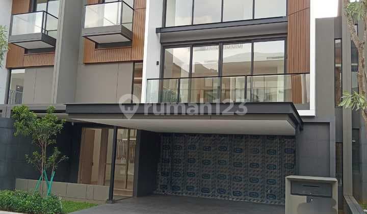 Dijual Rumah Mewah dengan private Lift di Navapark - BSD City