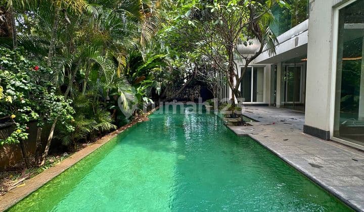 Dijual Luxury Modern House Dekat Hotel Dharmawangsa Kebayoran Baru - Jakarta Selatan
