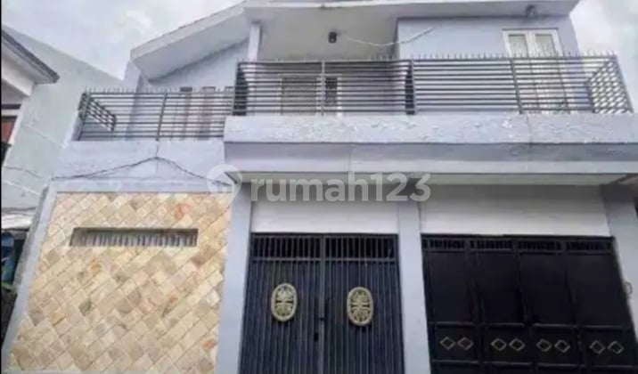 Best Deal Manukan! Rumah 2 Lantai Siap Huni Dekat Citraland & Pakuwon