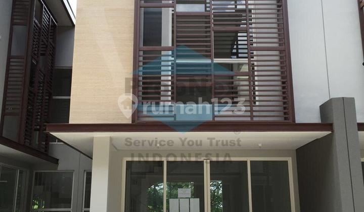 Wisata Bukit Mas 2, Notre Dame