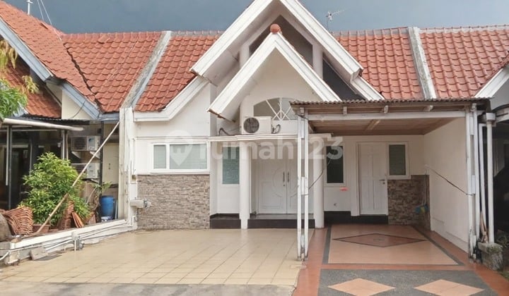 Rumah siap huni rapi semi furnished di Alam Sutera