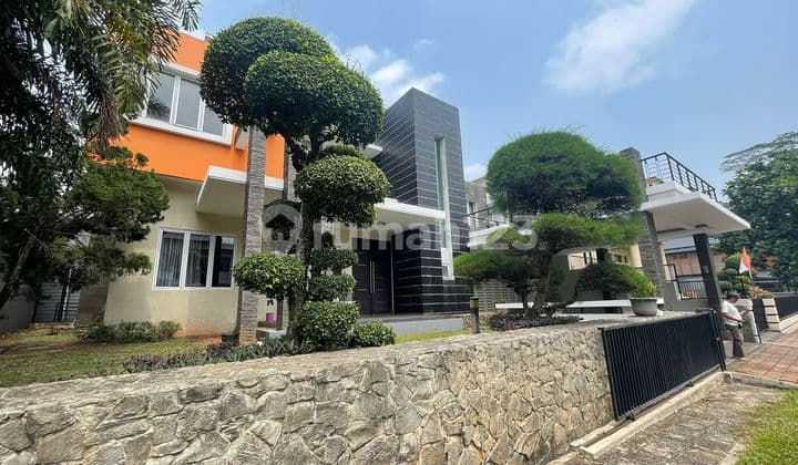 Rumah Mewah Komplit Lap Basket Pribadi di Telaga Golf Bsd