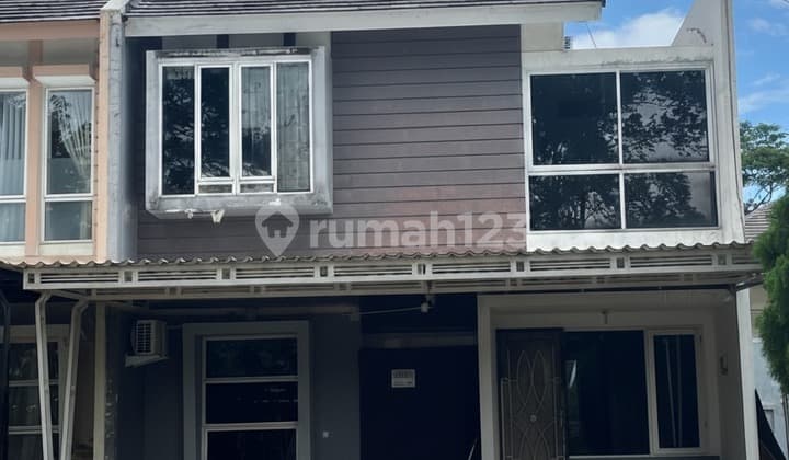 Rumah Siap Huni di Alam Sutera, area taman belakang luas