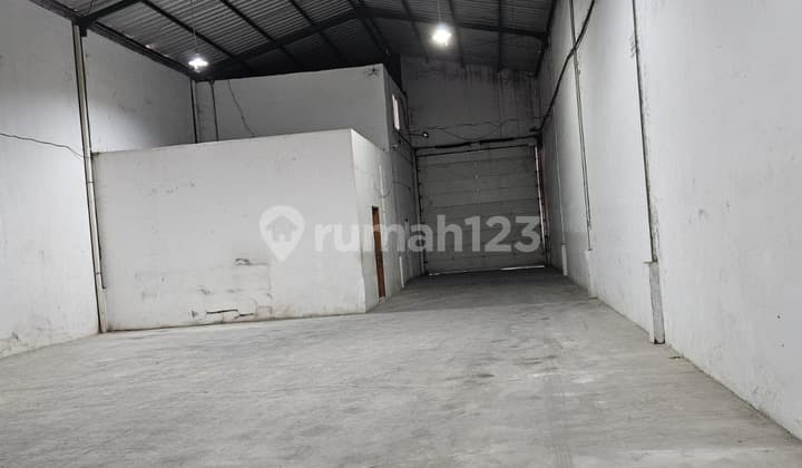 Gudang di Surya Balaraja Siap Pakai, Parkir Luas