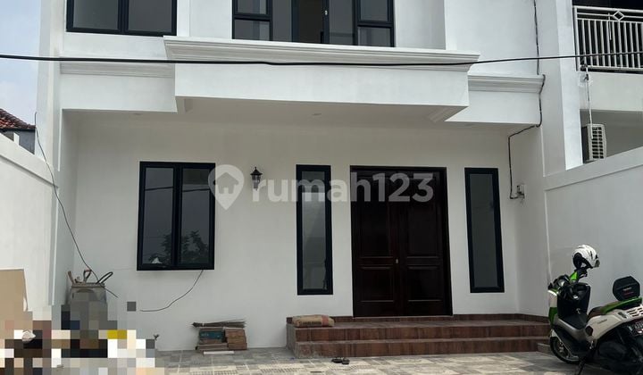 Rumah Dalam Komplek di Jatibening Lokasi Strategis