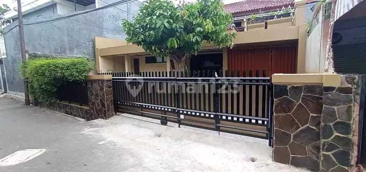 Rumah di Matraman Utan Kayu Harga Murah Lagi Bu Lokasi Strategis