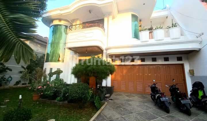 Rumah Pondok Kelapa Dalam Komplek Ada Kolam Renang Strategis