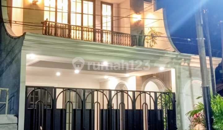 Rumah Mewah Desain America Classic Dalam Perumahan Elit di Bilymoon Bangunan Siap Huni Lokasi Strategis di Billymon Pondok Kelapa Duren Sawit Jakarta Timur